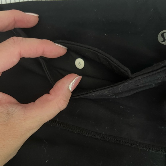 Lululemon Wunder Under leggings size 6 reversible! - Picture 5 of 9